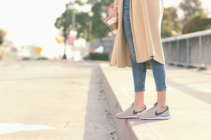 nike internationalist camel