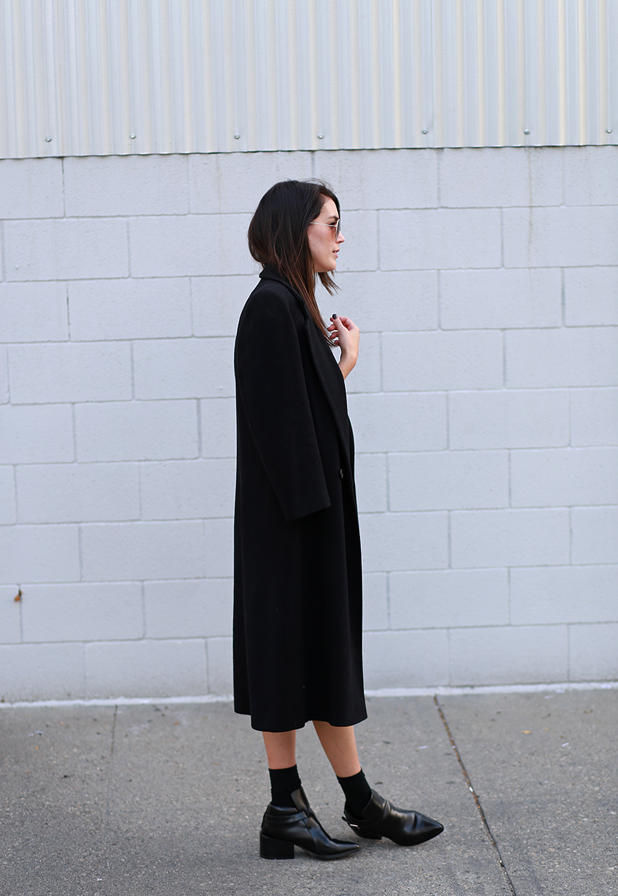 Bella Luxx dress, Thrifted coat, Forever 21 booties, Forever 21 sunglasses