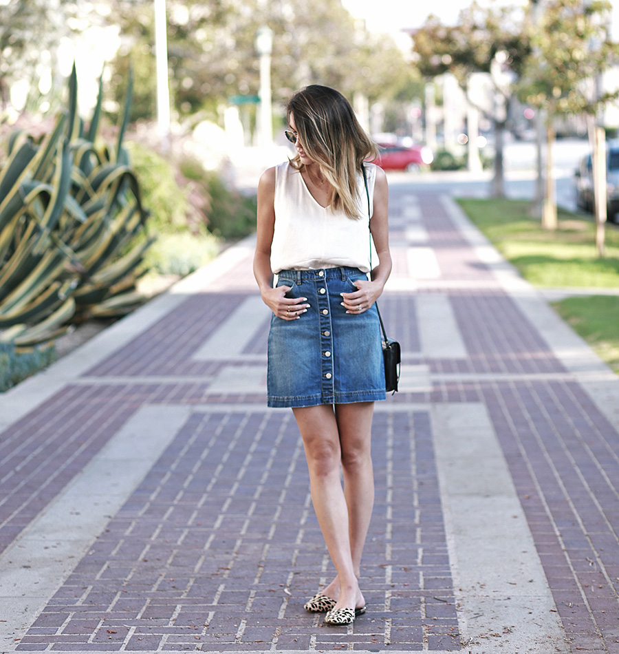 8 Jean Skirt Outfits That Carry Over to Fall Fabulously | Vogue