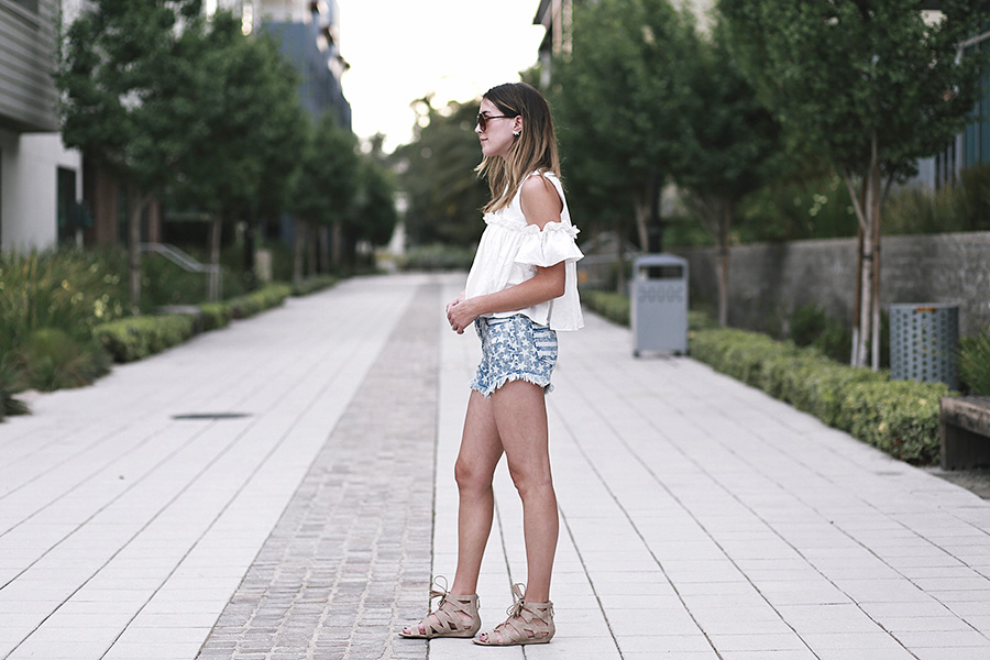 pixie market white top target star shorts sam and libby gladiator sandals 2