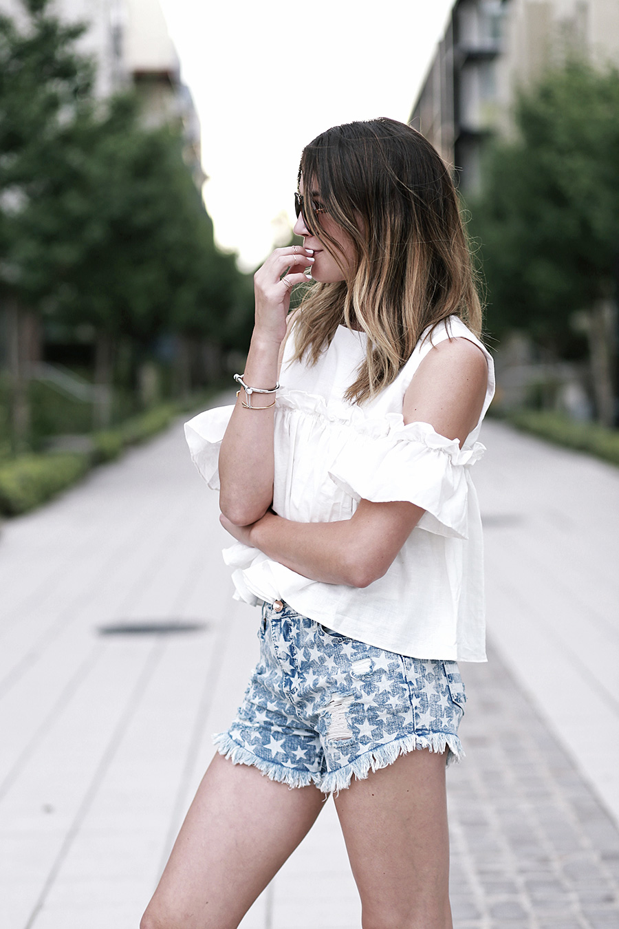 pixie market white top target star shorts sam and libby gladiator sandals 6