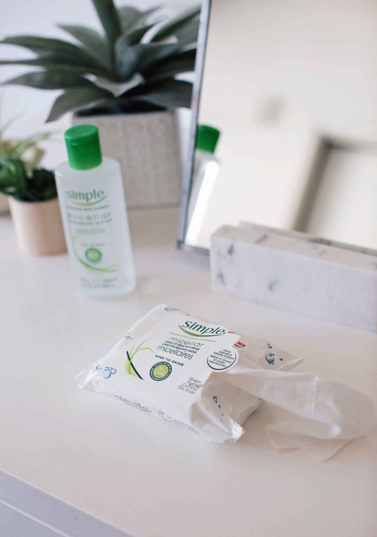 Micellar Wipes Simple Skincare